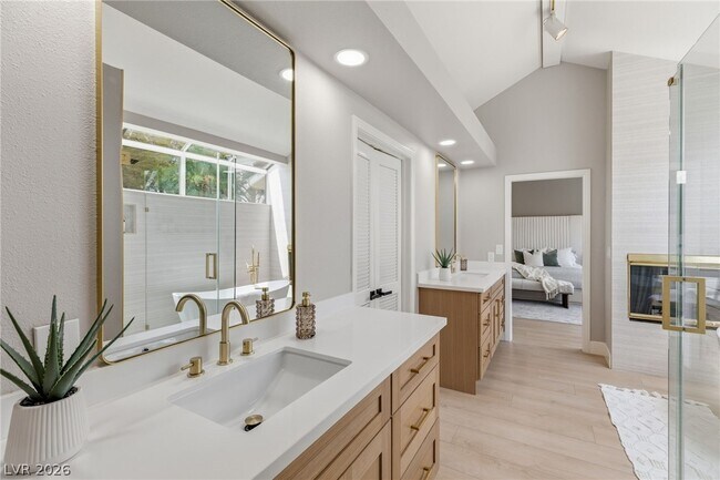 Building Photo - 9725 Cascade Falls Ave