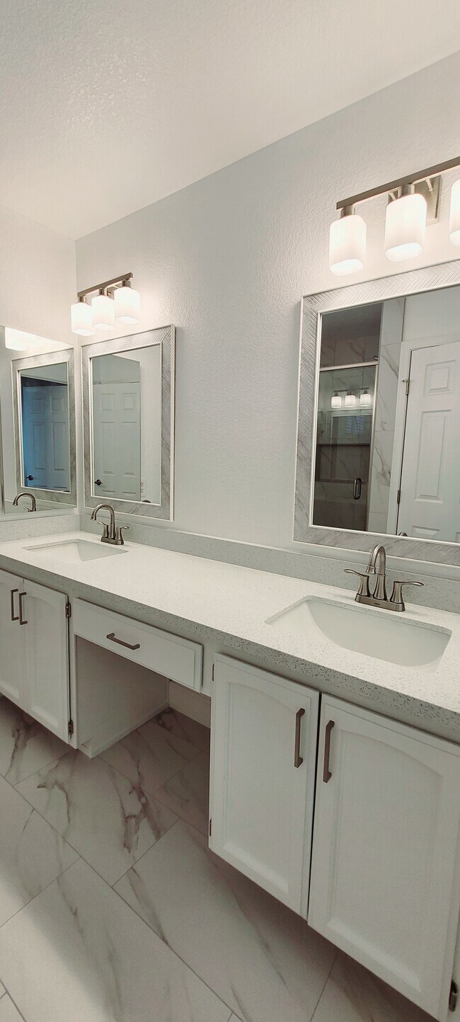 Building Photo - 2980 N 152nd Ln