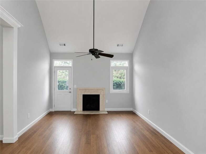 Building Photo - 1655 Township Cir