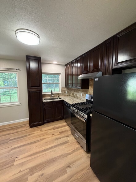 Building Photo - 259 Trudell Dr