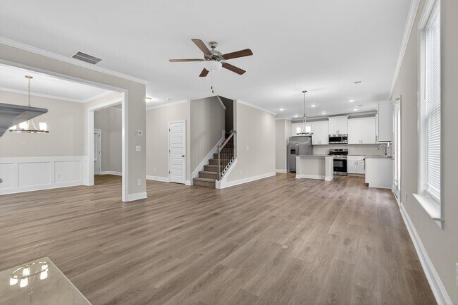 Building Photo - 4 BEDROOM SINGLE FAMILY HOME IN BRASELTON!