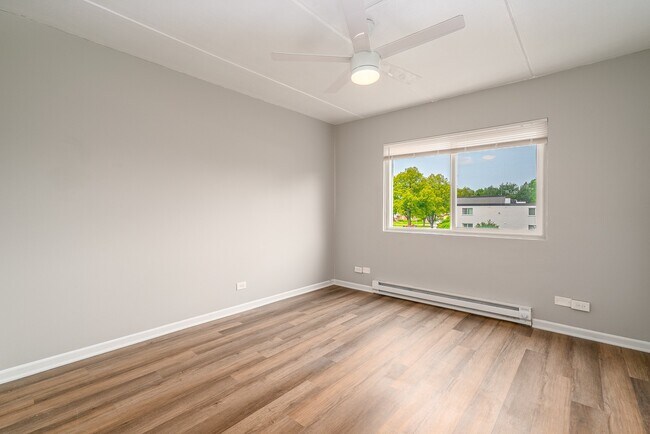 Building Photo - 329 Kimbell Ave