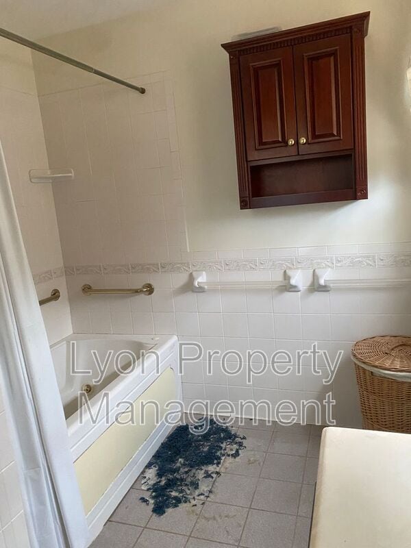 Building Photo - 793 Gifford Rd