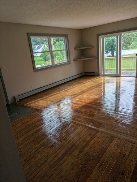 Main floor living room - 37 Sangamon Rd