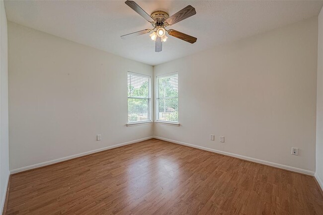 Building Photo - 11706 Meadowchase Dr