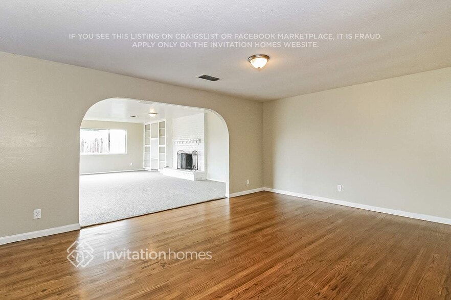 Building Photo - 10471 Reymouth Ave