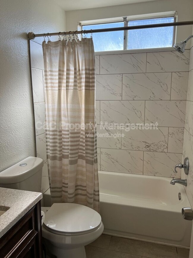 Building Photo - 11206 Fernview Pl