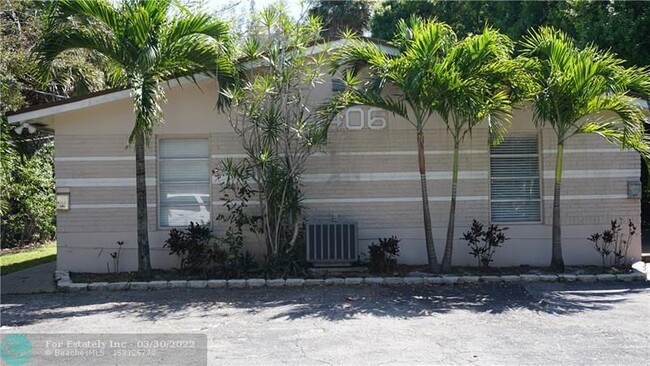 Building Photo - 1406 Arpeika St