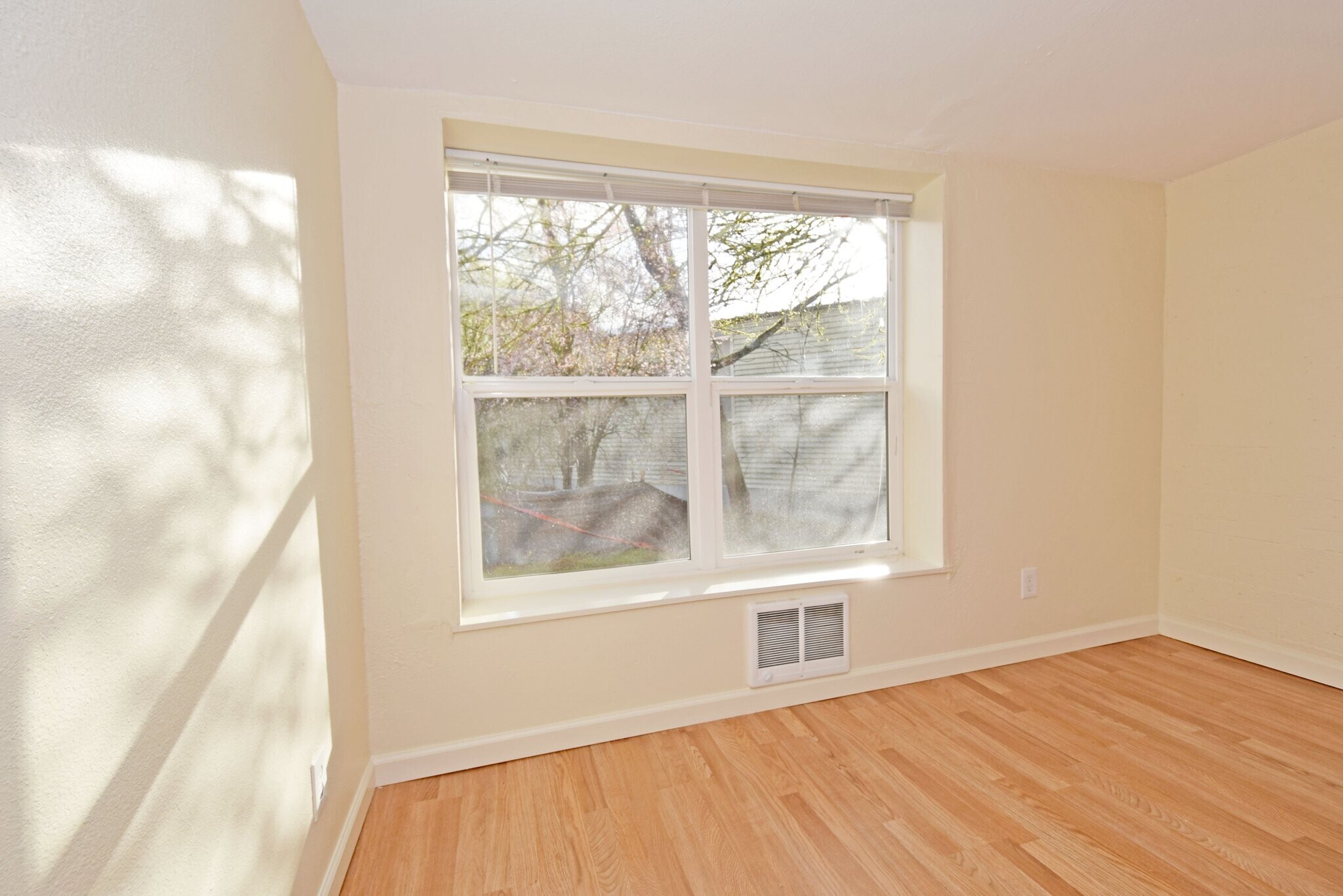 Building Photo - 11240 SW Barbur Blvd