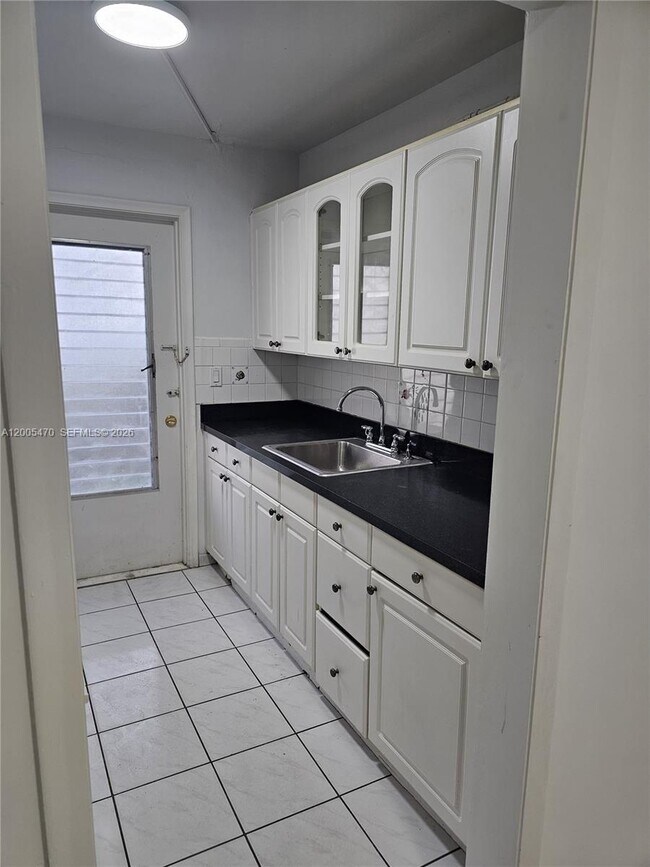 Building Photo - 1719 Wiley St