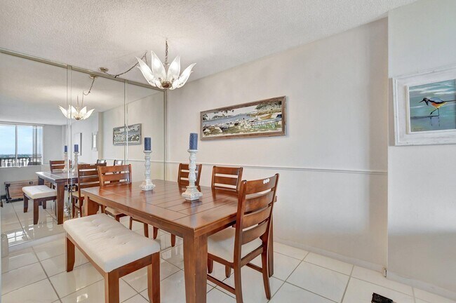Building Photo - 2121 N Ocean Blvd