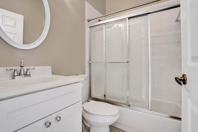 Building Photo - 16658 La Mesa Dr