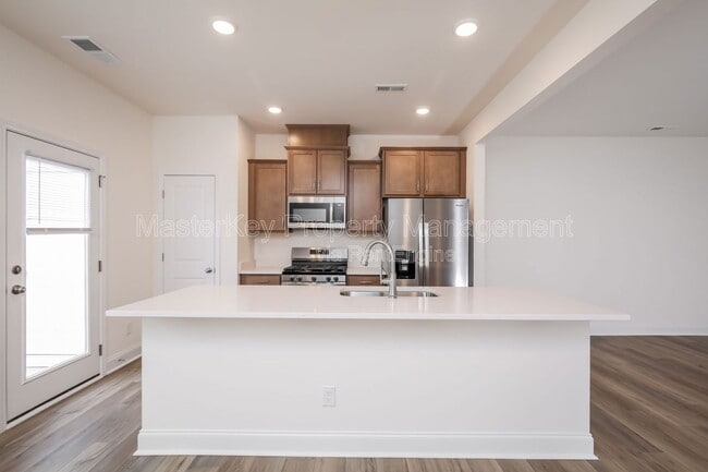 Building Photo - 22 Anastasia St