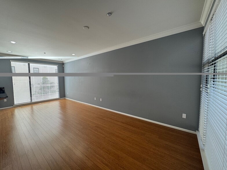 Building Photo - 144 City Limits Cir