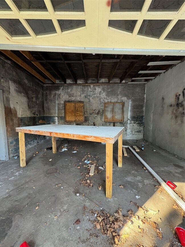 Building Photo - 171 Chapin St