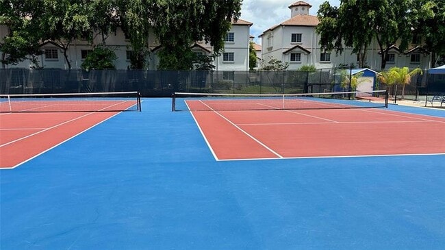 Building Photo - 670 Tennis Club Dr