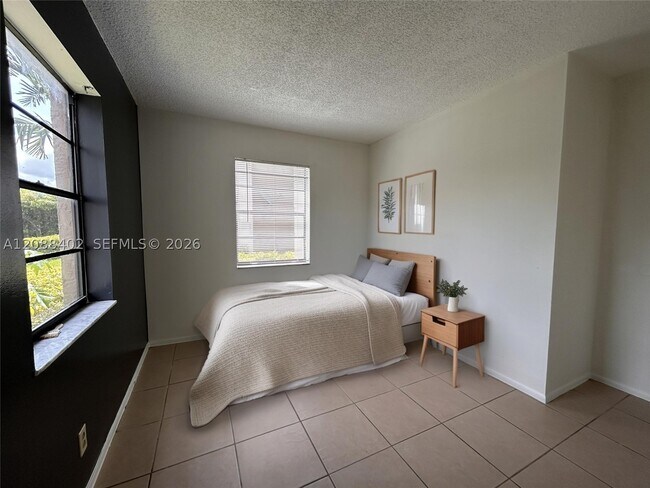 Building Photo - 3157 Coral Ridge Dr