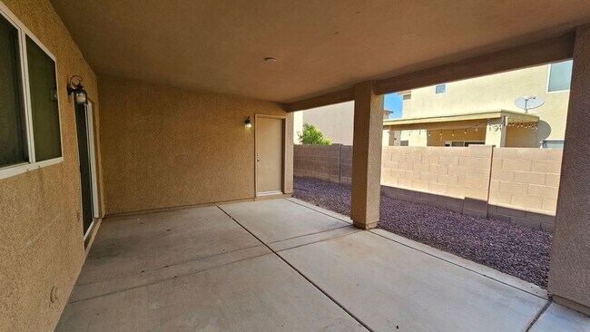 Building Photo - Beautiful 3 Bed 2 Bath Riverhaven - 2 story home!