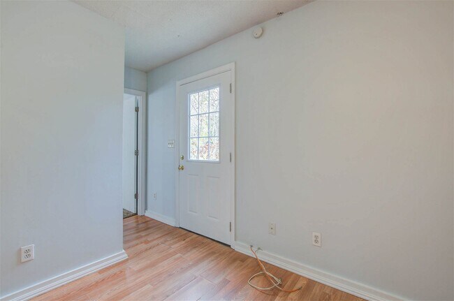 Building Photo - 2135 Burlington Avenue Apt #C, Charleston,...