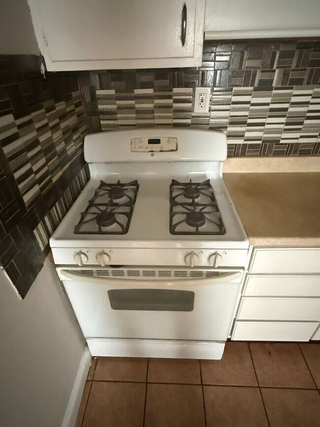 Building Photo - 6834 Marshall Rd