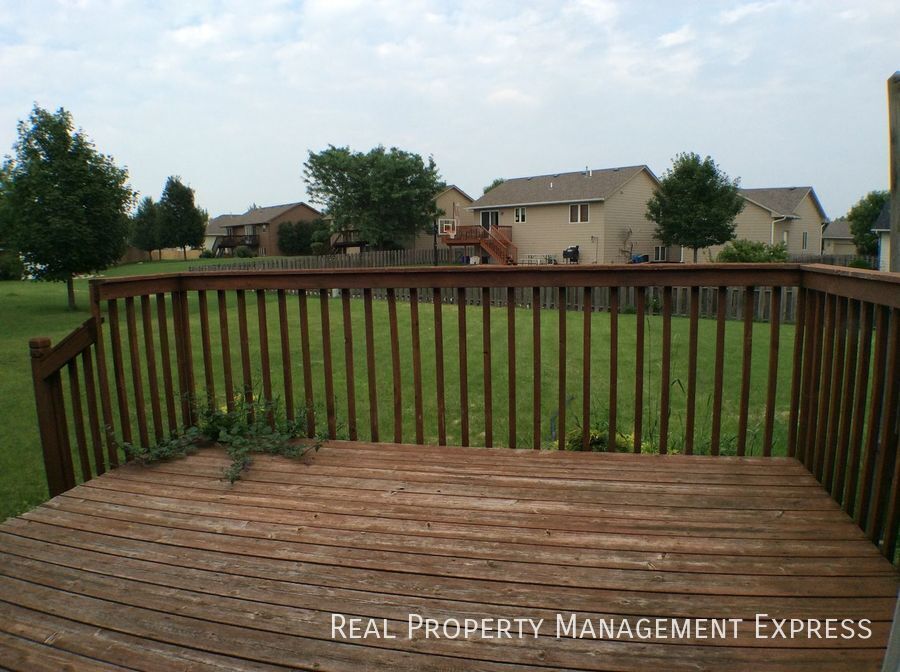 Building Photo - Wonderful 4 Bedroom, 2 Bathroom Home