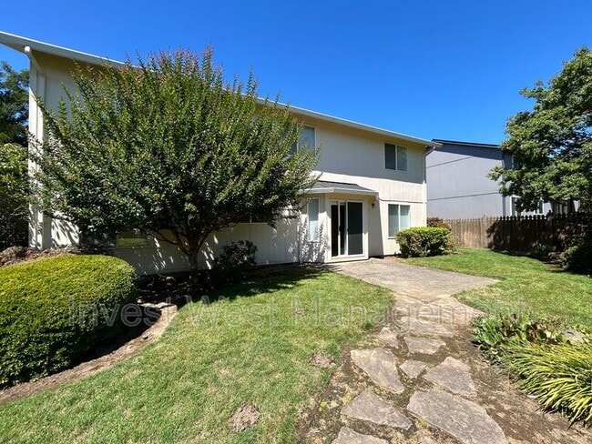 Building Photo - 4015 SE 170th Ct