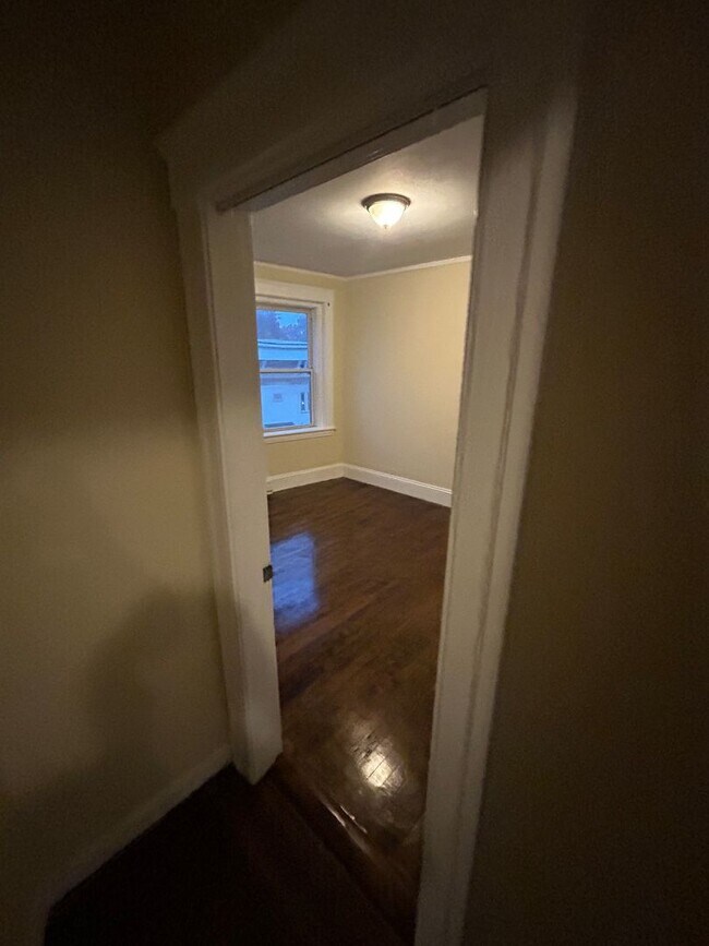 Building Photo - 1041 Main St