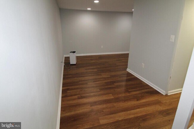 Building Photo - 10089 Bunker Woods Ct