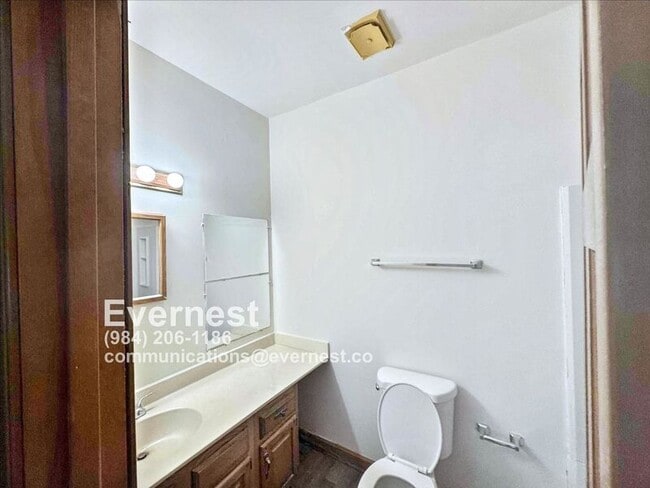 Building Photo - 101 Granby Ct