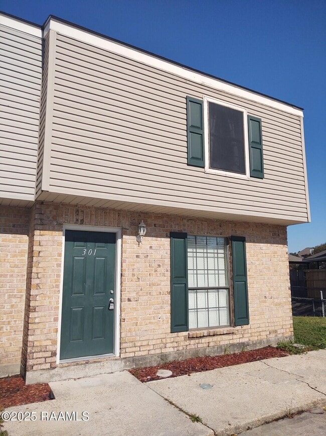 Primary Photo - 100 Winchester Dr