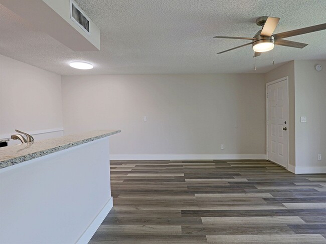 Building Photo - Mystic Gardens 5303-315 Summerlin Rd Fort ...