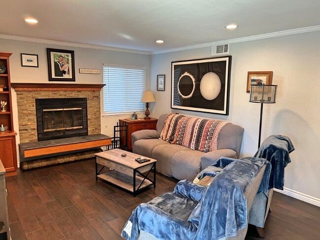 Building Photo - BEAUTIFULLY REMODELED 2 STORY VACAVILLE *S...