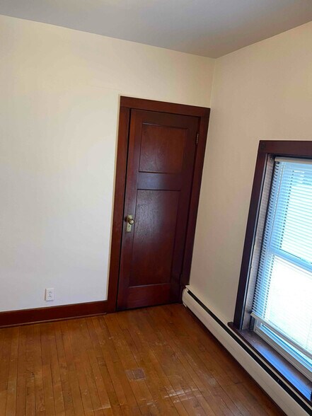 Building Photo - 1126 Fond Du Lac Ave