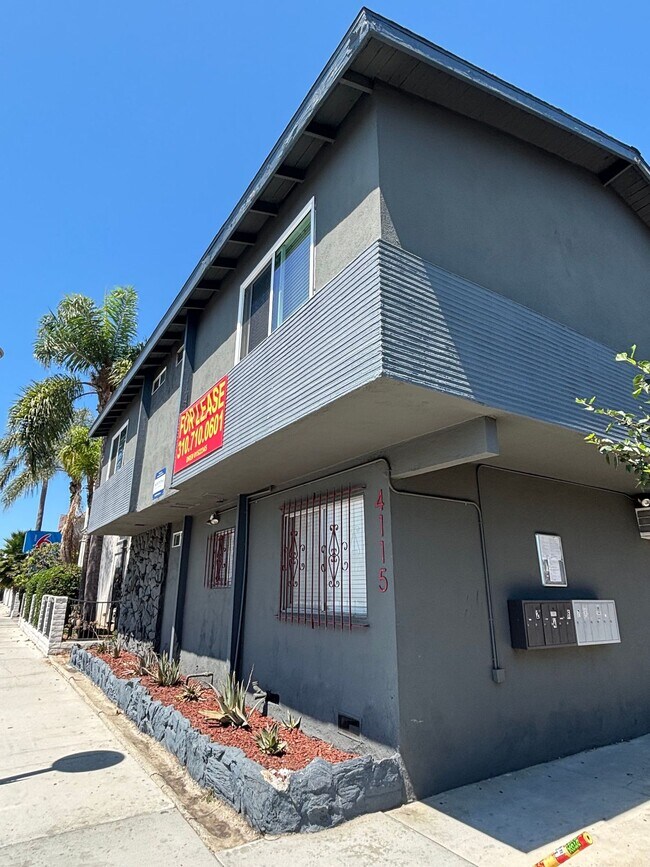 Building Photo - 4115 W Century Blvd