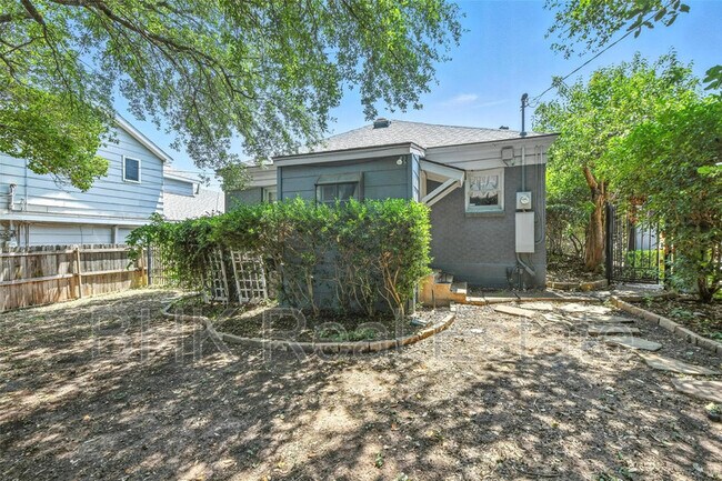 Building Photo - 4036 Dexter Ave