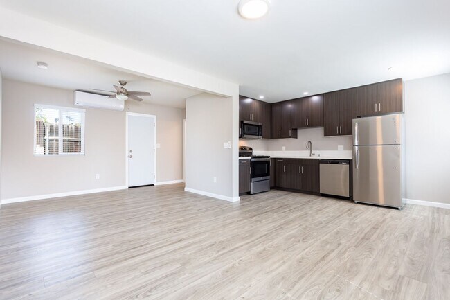 Building Photo - COMING SOON OCTOBER 10th!!! Renovated 2x2 ...