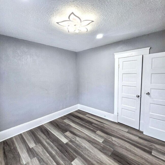 Building Photo - 3-Bedroom Home with Attic and Basement in ...