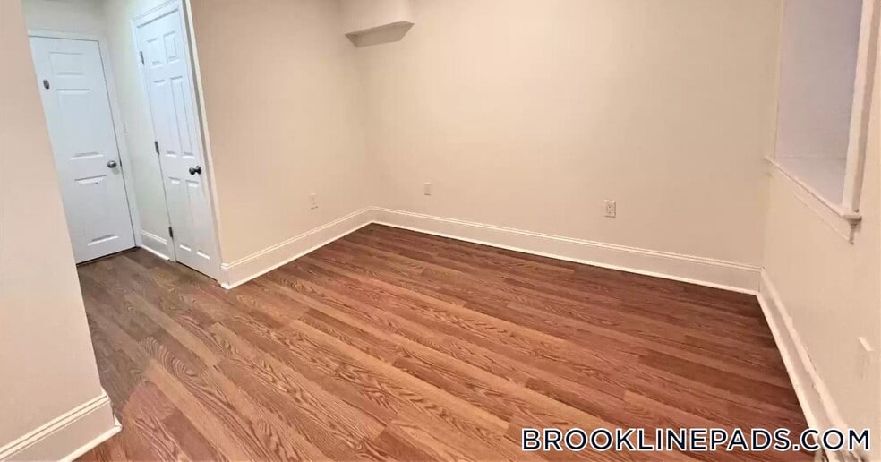 Building Photo - 1203 Beacon St