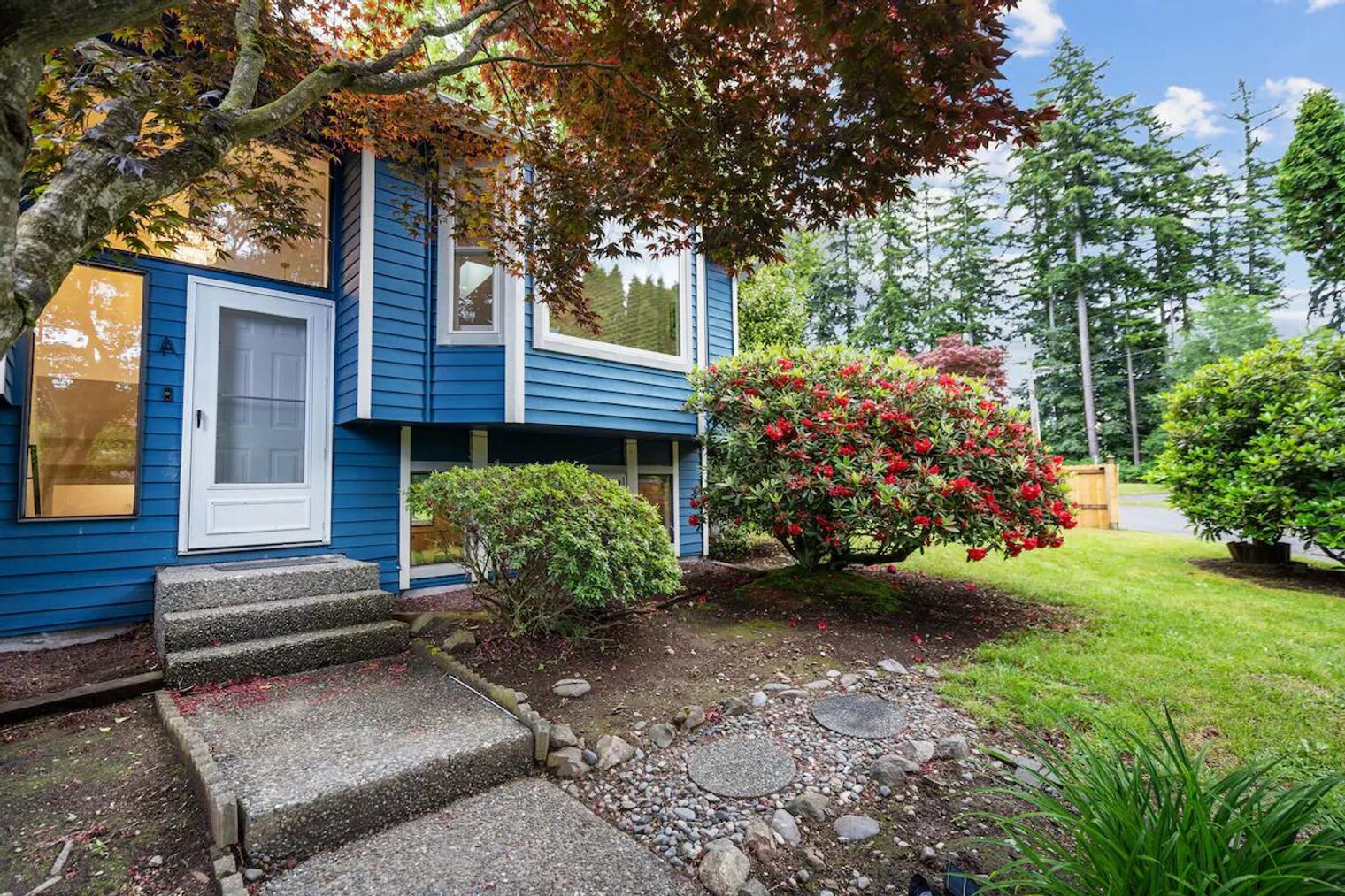 Building Photo - 14808 11th Pl W