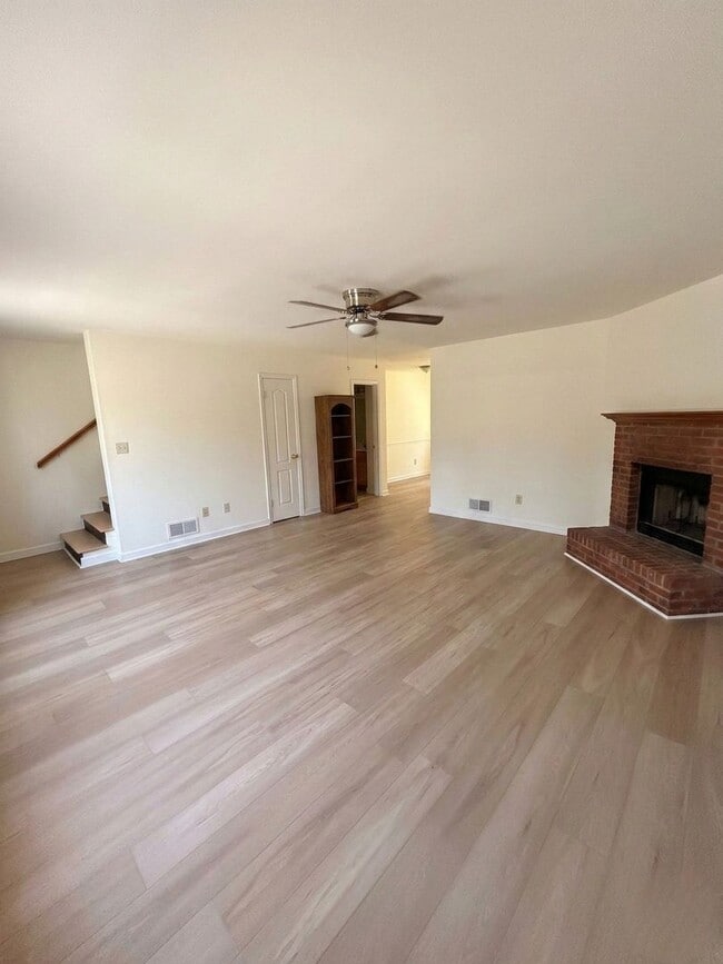 Building Photo - 3 Bedroom 2.5 Bath Townhome in East Athens - Close to UGA Vet School