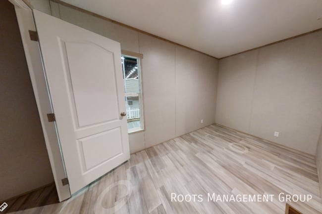 Building Photo - 1348 Woodend Ln
