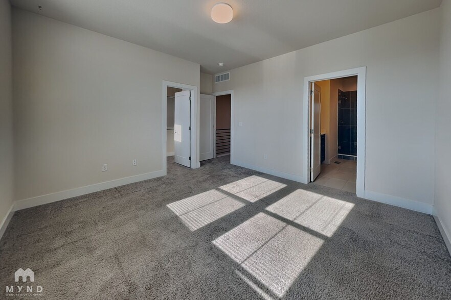 Building Photo - 10328 Milwaukee Cir