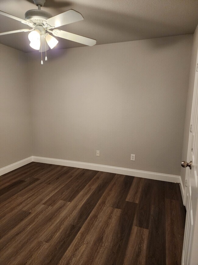 Building Photo - 2827 Saddlebred Trail