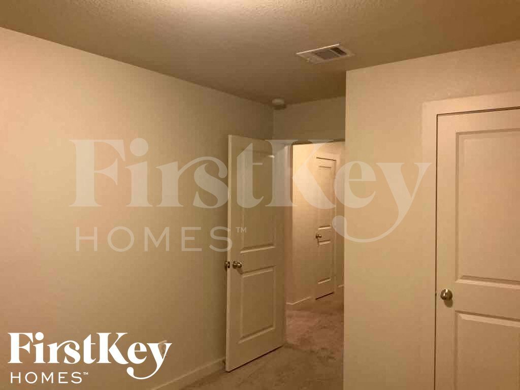 Building Photo - 9923 Rio Doso Dr