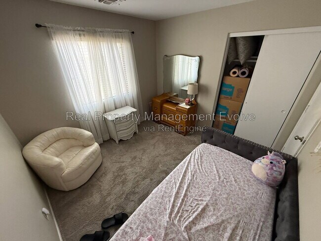 Building Photo - 7105 S 251st Dr