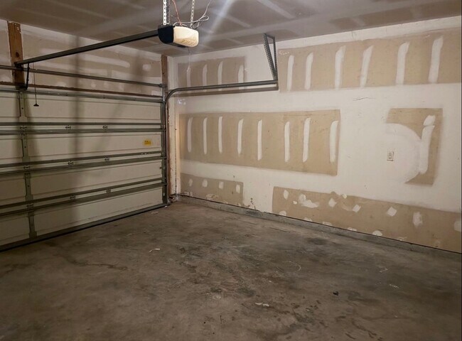 Building Photo - 7827 Amber Ct