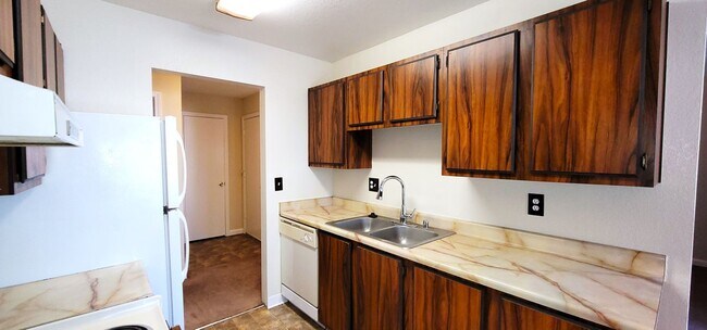 Building Photo - Large one bedroom one bath ground-floor unit with patio.