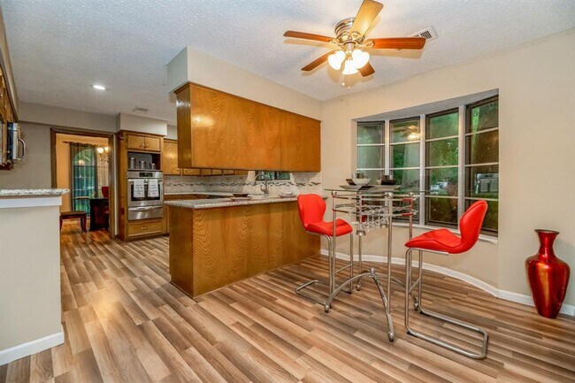 Building Photo - 2710 Yorktown Dr