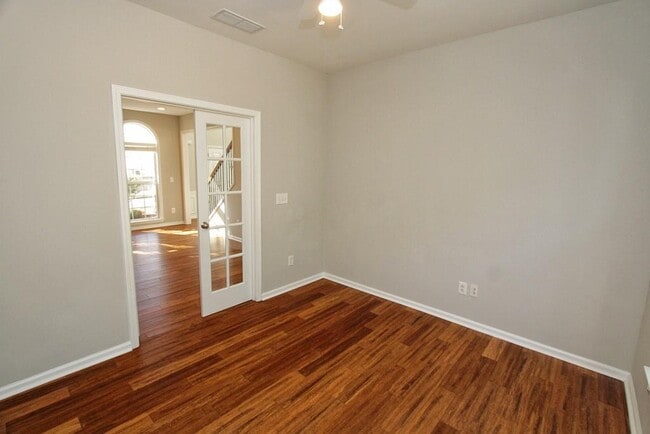 Building Photo - 5057 Bethpage Dr NE