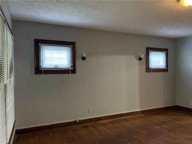 Building Photo - 3847 Carrollton Ave